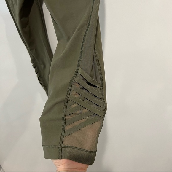 Lululemon Wunder Under Crop Legging - Picture 3 of 9